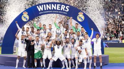 Tras conquistar su 14 Copa de Europa, en el Real Madrid se viene una reestructuración en su plantilla por lo que varios futbolistas dejarán las filas del cuadro madridista.
