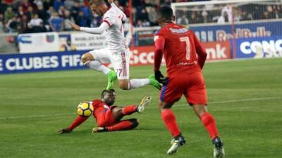 El Olimpia tuvo una digna presentación, pero anduvo con la pólvora mojada contra el Red Bulls.