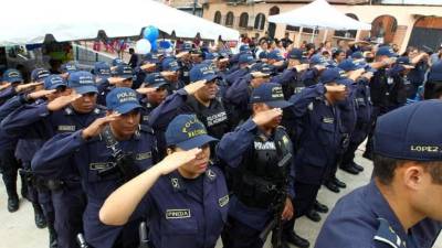 La Secretaría de Seguridad habría separado solo un 30 por ciento de los 1,442 policías que resultaron reprobados entre 2012 y 2015.