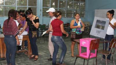 Los limeños acudieron desde tempranas horas a ejercer su derecho al voto.