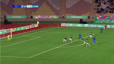 Alejandro Reyes marcó un golazo para el empate de Honduras ante México en los Juegos Panamericanos.