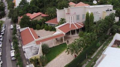 Se trata de un circuito de cuatro residencias localizadas en el barrio Río de Piedras donde han vivido Jaime Rosenthal y sus hijos Yani, Carlos y César junto a sus familias.