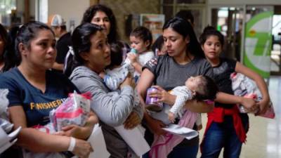 El Gobierno de Trump continúa separando a familias en la frontera pese a una prohibición judicial./Foto referencial AFP.
