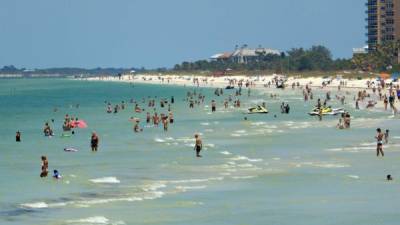 Varias playas de Florida lucieron abarrotadas de personas tras la reapertura en ese estado./AFP.