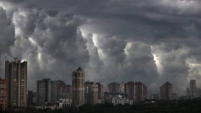 Vista de una tormenta en Moscú, Rusia, ayer. EFE