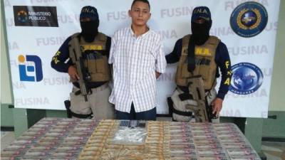 El detenido Julio César Ponce Sierra se le supone ser el cabecilla y contador de la pandilla 18 según las autoridades.
