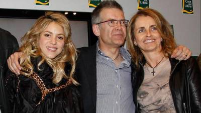 Shakira y sus exsuegros, Joan Piqué y Monsterrat Bernabeu, en una foto de archivo.