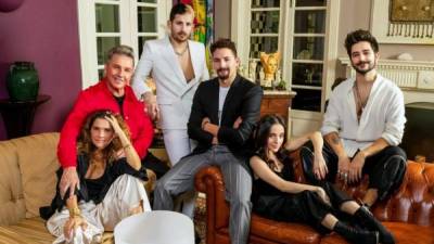 Ricardo Montaner junto a su esposa Marlene Rodríguez, sus hijos Mau, Ricky, EvaLuna y su yerno Camilo.