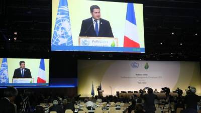 El presidente de Honduras, Juan Orlando Hernández, durante su disertación en París.