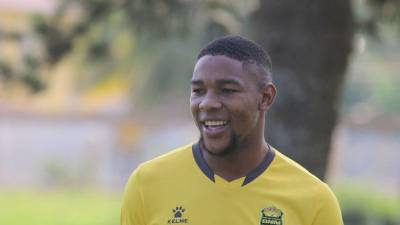 Yeison Mejía decidió seguir en el Real España.