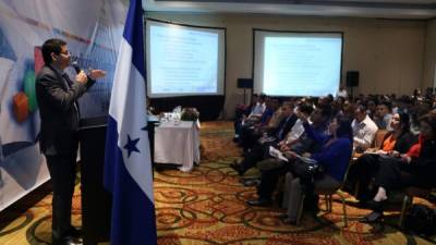 Marlon Escoto presentando el informe. Foto: Amílcar Izaguirre.
