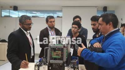 El robot hondureño superó al de Perú y México en una competencia de 6 participantes.