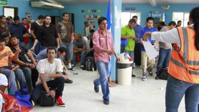 En el caso de Estados Unidos, los hondureños deportados por vía aérea suman 1,738 en lo que va de 2016. Foto de archivo.