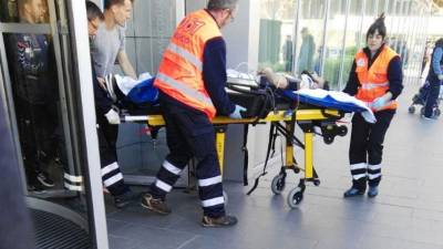 Pelayo Novo fue trasladado a un hospital y fue operado de fracturas en la cabeza.