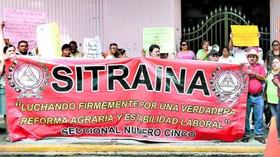 Los empleados del INA han hecho protestas.