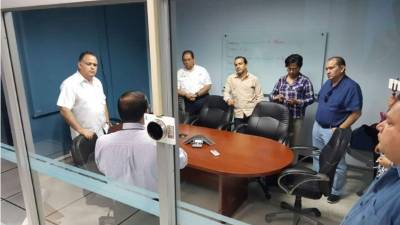 El alcalde sampedrano Armando Calidonio en la reunión con los ministros.