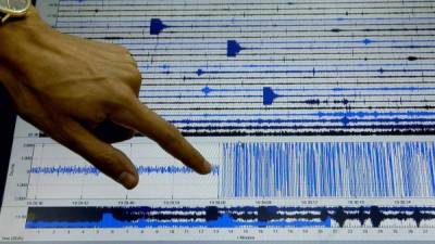 El temblor, que se reportó como sentido por la población, se produjo a las 10.14 hora local (16.14 GMT) frente a costa de la Paz, a 55 kilómetros de la capital salvadoreña, según precisó la cartera de Estado. EFE/Archivo