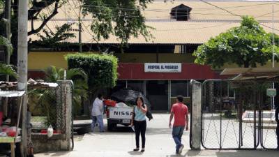 La escasez de medicina en el hospital obliga a los pacientes a adquirirlos afuera.