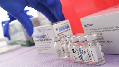 La aplicación de la vacuna Johnson y Johnson fue suspendida en EEUU por algunos casos de coágulos sanguíneos. Foto: AFP