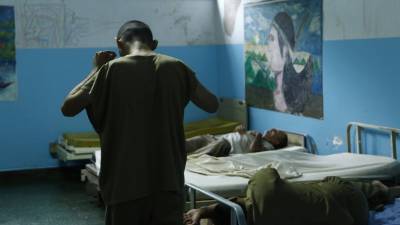 Las personas que llegan con los problemas psiquiátricos más graves se quedan internos en el hospital Mario Mendoza, pero las condiciones del centro no son las mejores.