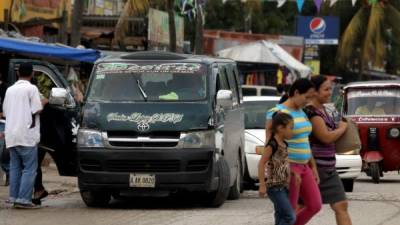 Algunos buses ya laboran en el área.