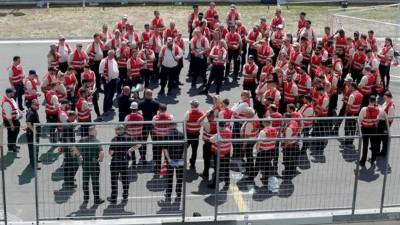En el transcurso del operativo se registraron dos viviendas en Hesse y se llevaron a cabo tres detenciones de personas relacionadas con los círculos salafistas de ese estado federado pero hoy fueron puestas en libertad al no confirmarse las sospechas. EFE.