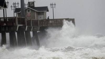 Las autoridades de la Florida se preparan ante la amenaza de la tormenta Joaquín. Foto referencial.
