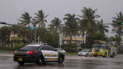 Los condados de Palm Beachm, Broward, así como algunas ciudades al interior del condado Miami-Dade se hallan desde el sábado con toque de queda en vigor.