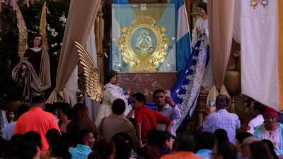 Fe en la Virgen de Suyapa mueve a miles de hondureños