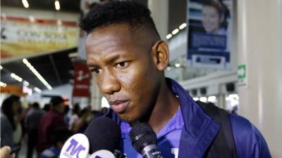 Romell Quioto brindó declaraciones a los medios al retorno de la Bicolor. Foto Delmer Martínez