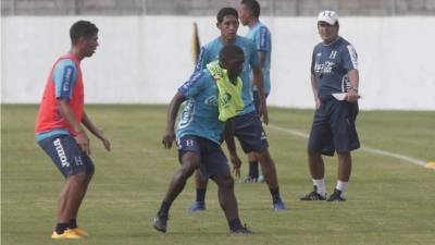 Pinto le bajó al ritmo de trabajo y solo llevó a cabo una serie de estiramientos con los jugadores.