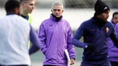 José Mourinho se convirtió en el nuevo entrenador del Tottenham y tiene como objetivo recuperarlo tras la mala racha presentada en la actual temporada. En Inglaterra señalan que los 'Spurs' podrían reforzarse con varios fichajes que ya están dando de qué hablar.