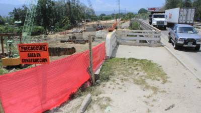 Los conductores tendrán un paso seguro por este puente durante la época lluviosa, aseguraron las autoridades.