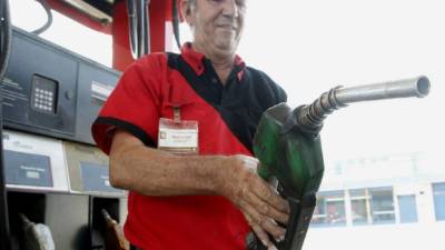 Precios de gasolinas van al alza por cuarta semana