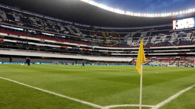El Azteca luce vació.