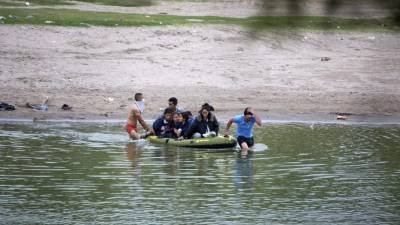 Los indocumentados fueron interceptados cuando cruzaban el Río Bravo.