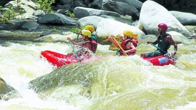 El rafting es uno de los deportes extremos insignes en La Ceiba.
