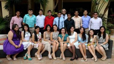 Los bachilleres 2015 de Agape Christian Academy de El Progreso.