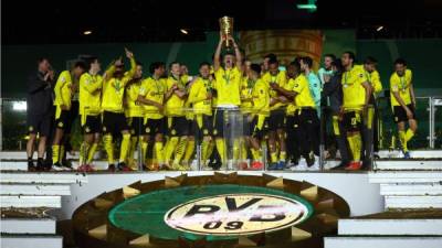 El Borussia Dortmund le ganó la Copa de Alemania al RB Leipzig en el estadio Olímpico de Berlín. Foto AFP