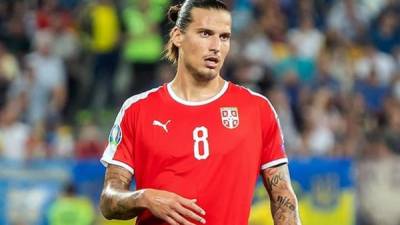 Aleksandar Prijovic cuenta con 23 años de edad y actualmente es uno de los delanteros estelares de la Selección de Serbia.