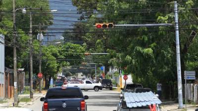 En la 7 calle, noroeste, hay actualmente 11 semáforos, uno por cada cuadra lo que según el estudio de los expertos mexicanos afecta el flujo vehicular.
