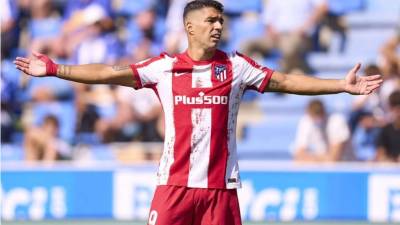 Luis Suárez no pudo evitar la derrota del Atlético de Madrid ante Alavés. Foto AFP