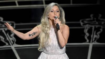 La cantante anima a sus fans a ser diferentes.