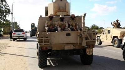 Fuerzas de seguridad patrullan en el norte de la ciudad de Arish (Egipto). EFE/Archivo