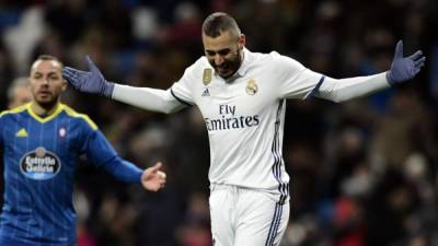 Karim Benzema tuvo el empate del Real Madrid en sus pues, pero falló. Foto AFP