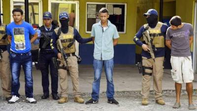 Minutos después de ser apresados fueron llevados a la Policía y luego su caso lo conocerá la Fiscalía.