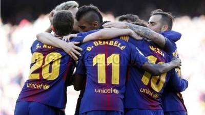 Los jugadores del Barcelona celebran un gol contra el Athletic de Bilbao.