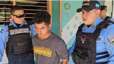 Mario Nahún Mendoza fue remitido al centro penal de Puerto Cortés por asesinar a su progenitor en una finca en Omoa.