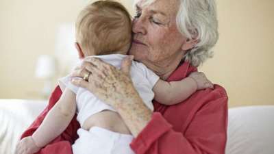 Las abuelas crean un vínculo irrompible con sus nietos.