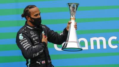 Lewis Hamilton ganó el Gran Premio de Hungría. Foto AFP.